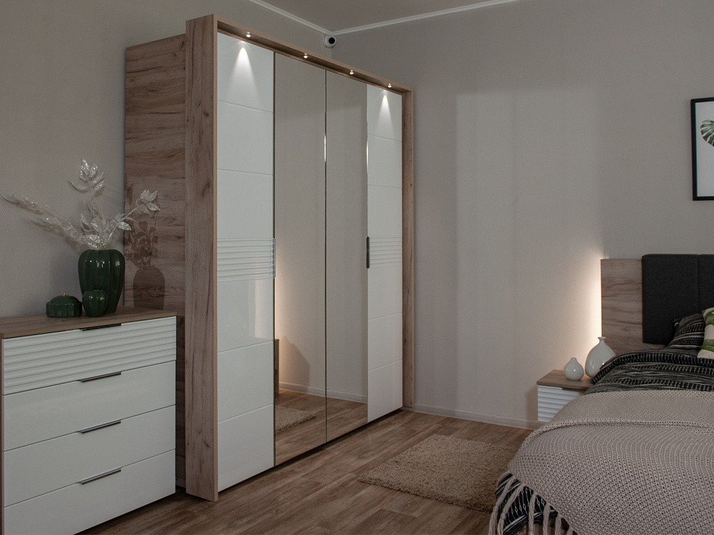 Шкаф 4дв (ДЗЗД) с порталом   