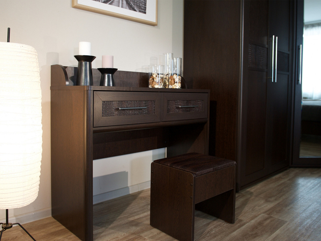 Туалетный столик 2ящ   