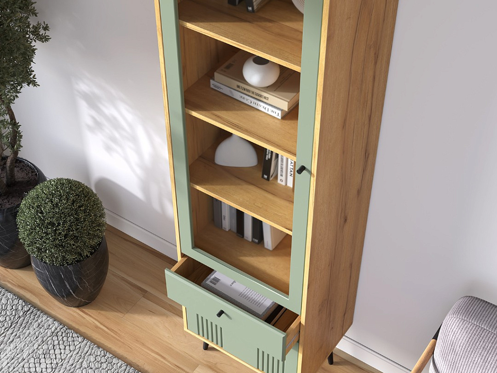 Пенал-витрина   