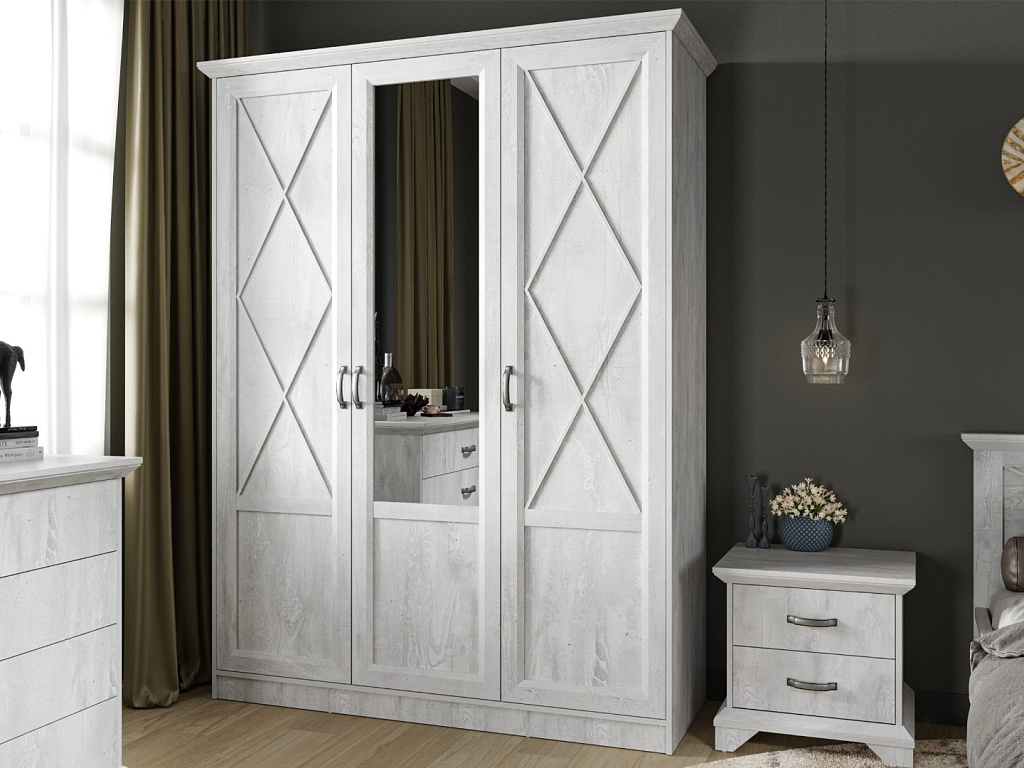 Распашной шкаф 3дв   