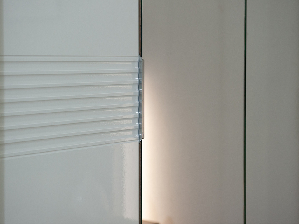 Шкаф 4дв (ДЗЗД) с порталом   