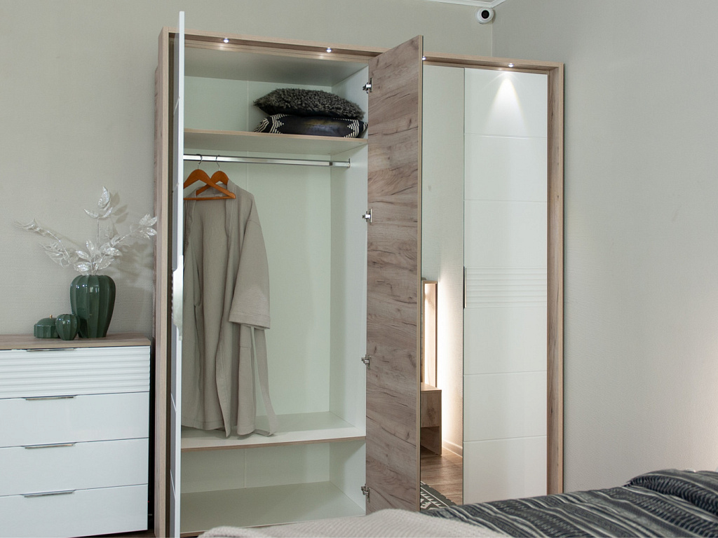 Шкаф 4дв (ДЗЗД) с порталом   